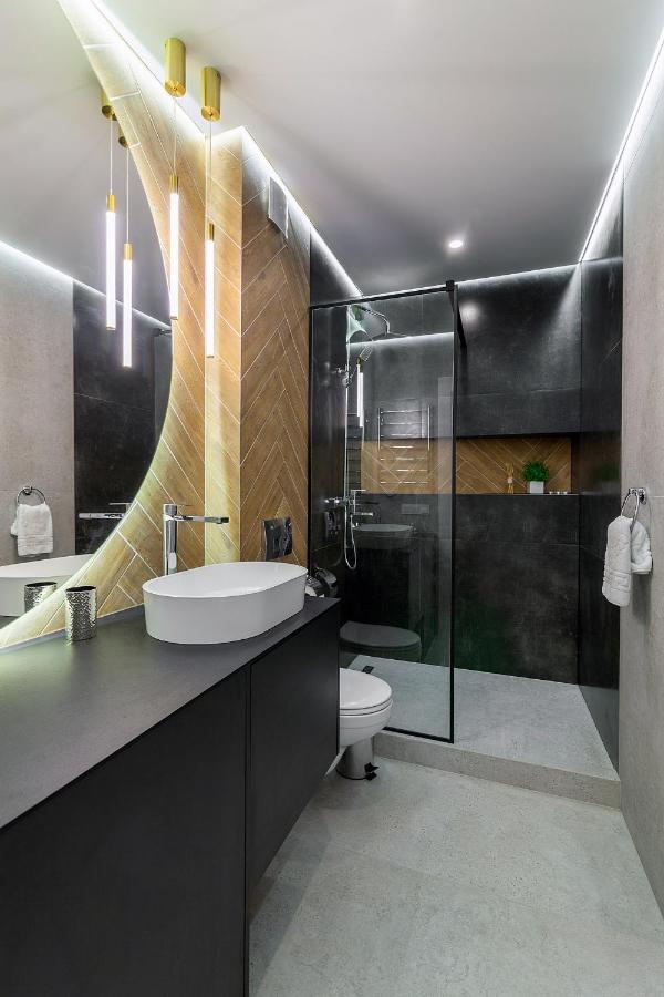 Royal Vip Jacuzzi Apart Leópolis Exterior foto