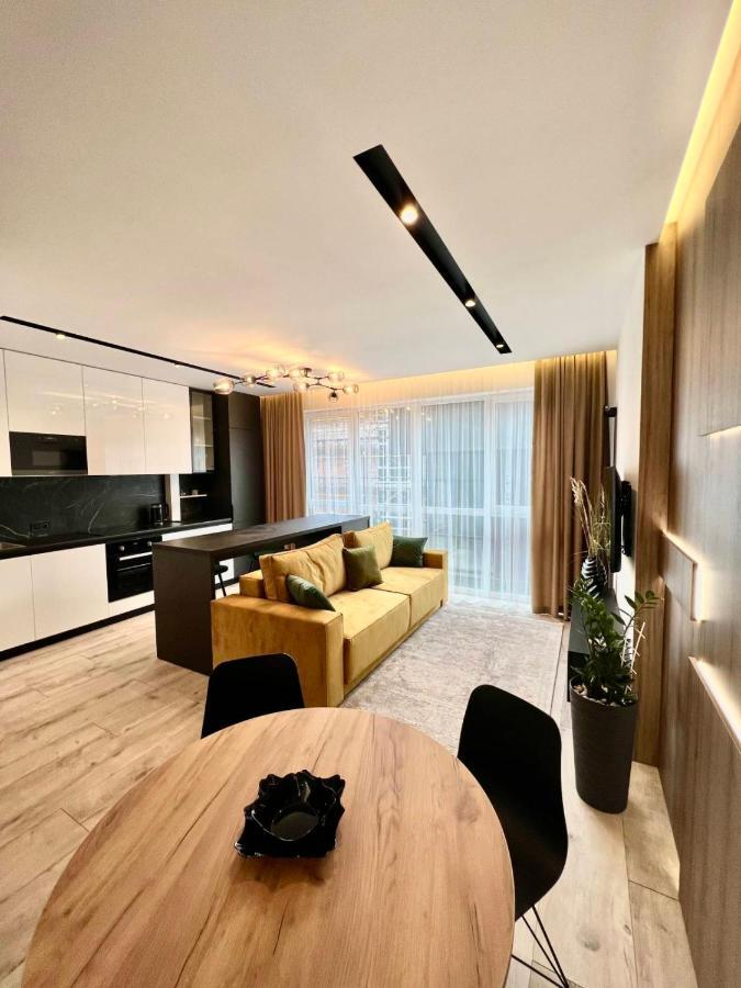 Royal Vip Jacuzzi Apart Leópolis Exterior foto
